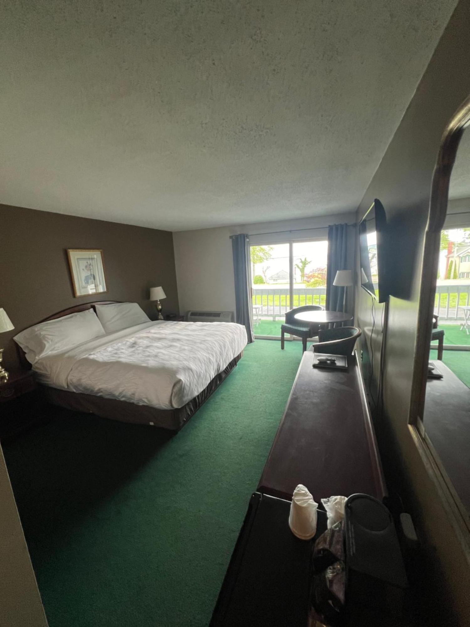 Webb'S Hotel Mayville 外观 照片
